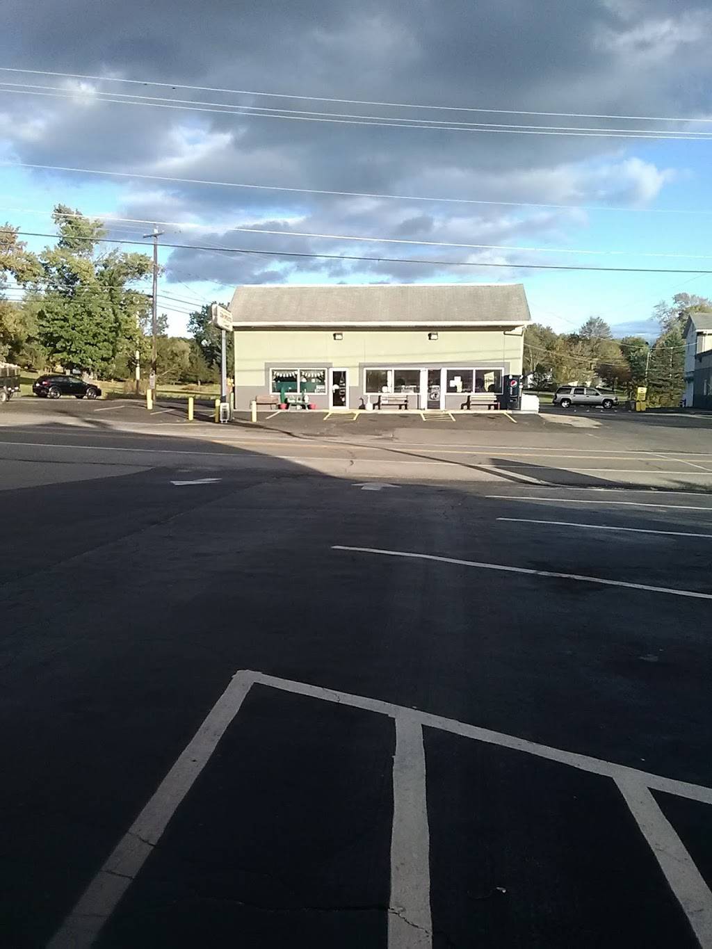 Dairy Queen Grill & Chill | restaurant | 30 N Walnut St, Sharpsville, PA 16150, USA | 7249624200 OR +1 724-962-4200