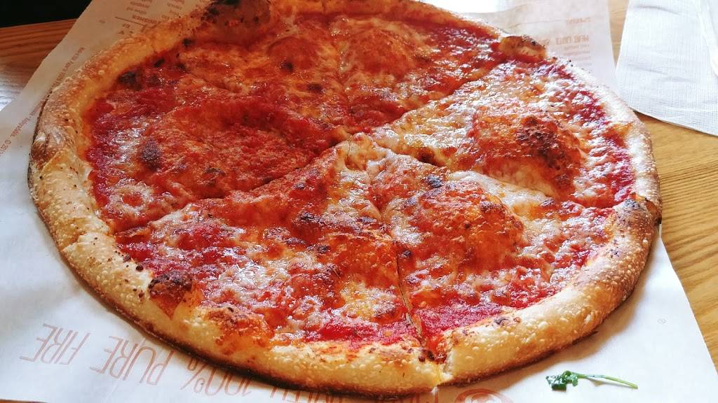 Blaze Pizza | meal takeaway | 1737 Sherman Ave, Evanston, IL 60201, USA | 8472649263 OR +1 847-264-9263