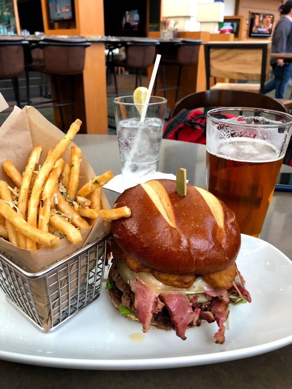 OC Brewhouse | restaurant | 11999 Harbor Blvd, Garden Grove, CA 92840, USA | 7147501234 OR +1 714-750-1234