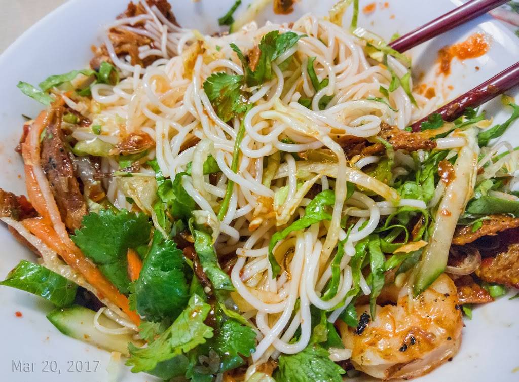 Lees Noodle House | restaurant | 1010 Hopper Ave, Santa Rosa, CA 95403, USA | 7075232358 OR +1 707-523-2358