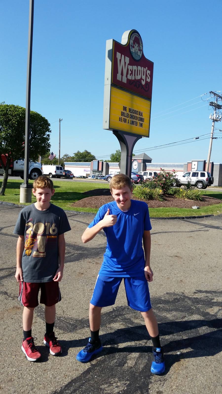 Wendys | restaurant | 100 Main Street, Wintersville, OH 43953, USA | 7402645044 OR +1 740-264-5044