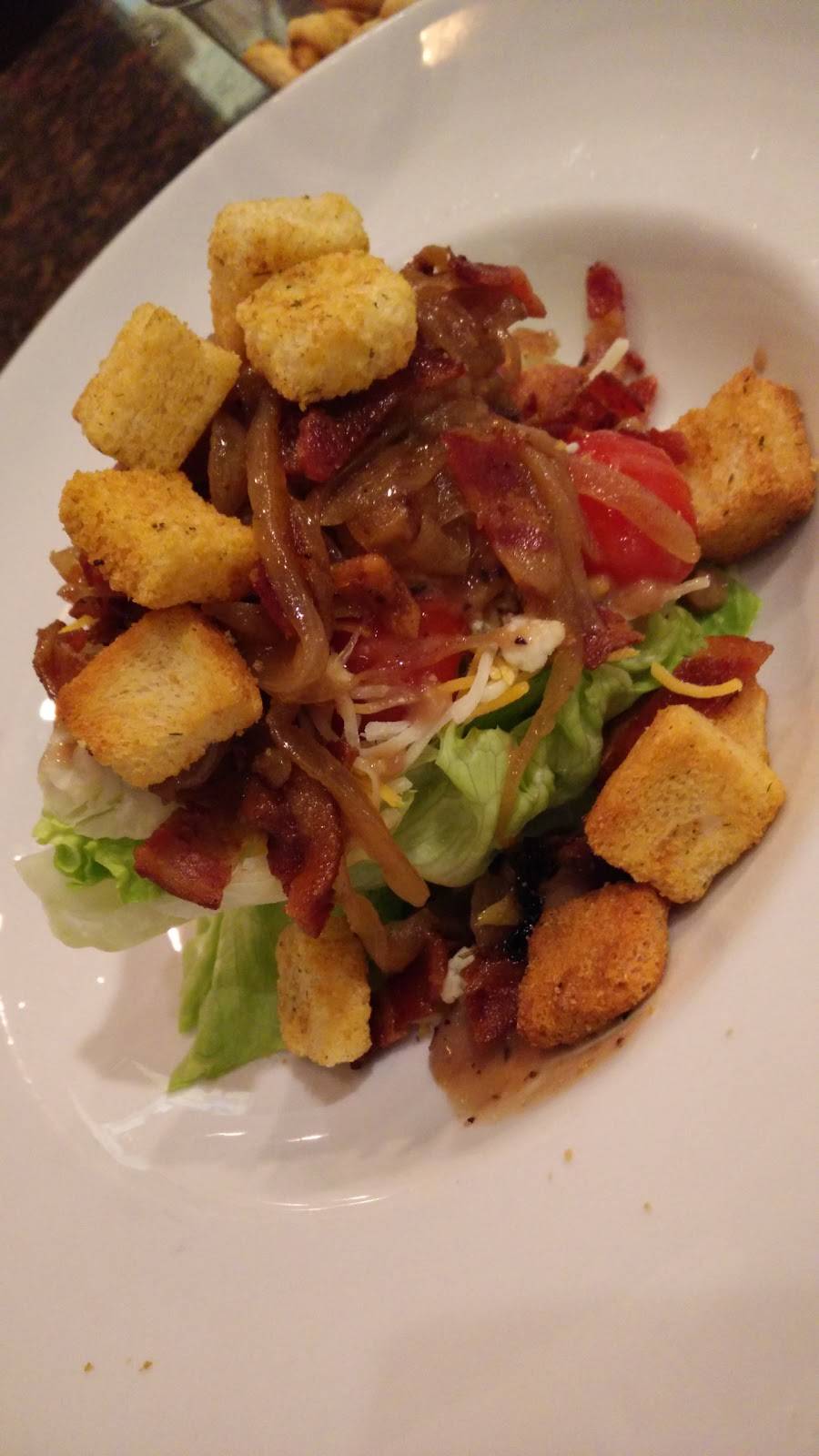 Growlers Bar & Grille | restaurant | 4402 E Washington Ave, Madison, WI 53704, USA | 6082444703 OR +1 608-244-4703