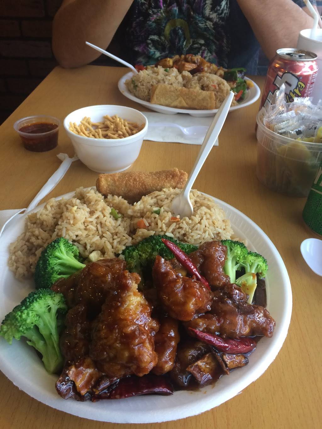 The Wok | restaurant | 4305 Maple Ave, Dallas, TX 75219, USA | 2145280000 OR +1 214-528-0000