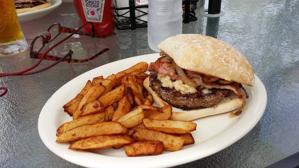 Magical Meat Boutique British Pub | restaurant | 112 W 3rd Ave, Mt Dora, FL 32757, USA | 3527296911 OR +1 352-729-6911