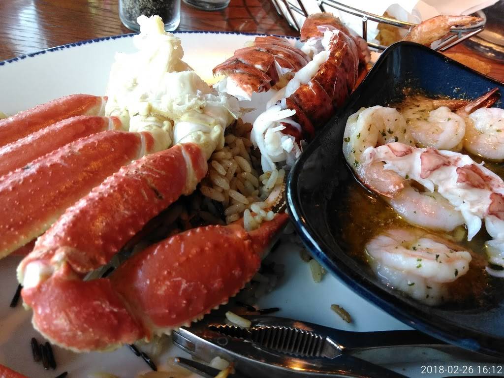 Red Lobster | restaurant | 951 E Lewis and Clark Pkwy Suite 3004, Clarksville, IN 47129, USA | 8122850444 OR +1 812-285-0444