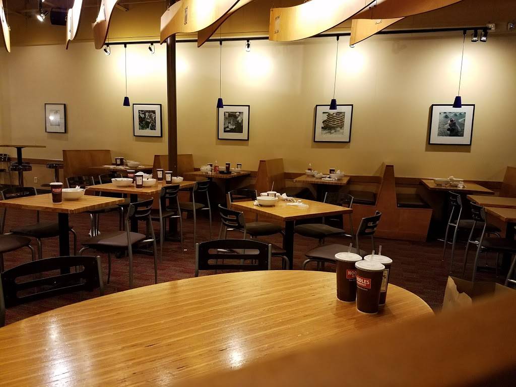 Noodles and Company | restaurant | 8781 N Port Washington Rd, Milwaukee, WI 53217, USA | 4145406601 OR +1 414-540-6601
