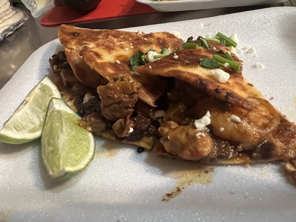 Monroë Lavish Cuisine | restaurant | 7523 S Paxton Ave, Chicago, IL 60649, USA | 3124852971 OR +1 312-485-2971