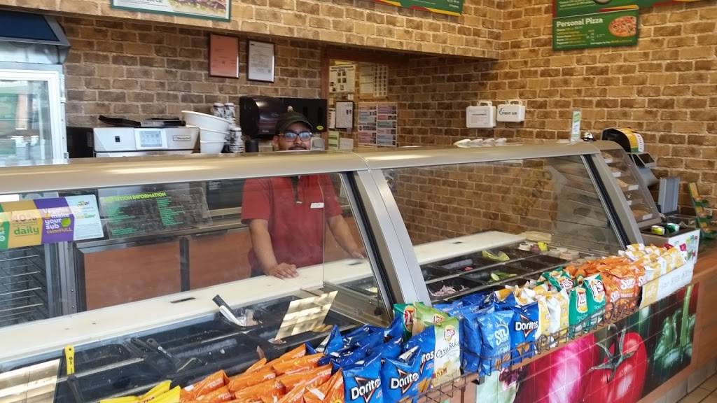 Subway Restaurants | restaurant | 61-22 Fresh Pond Rd, Middle Village, NY 11379, USA | 3479873818 OR +1 347-987-3818