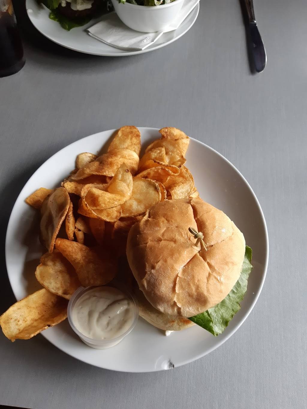 Black Dog Family Restaurant | restaurant | 227 W Front St, Stirling, ON K0K 3E0, Canada | 6133959444 OR +1 613-395-9444