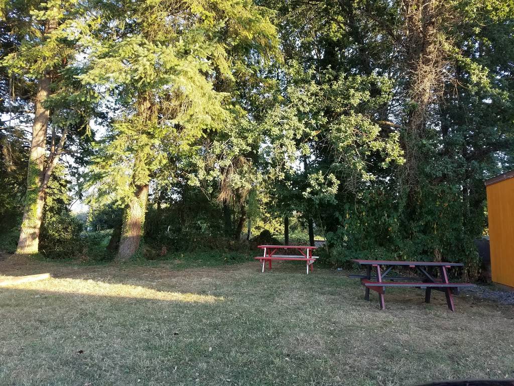 Vicks Burger Shack | restaurant | 31724 US-2, Sultan, WA 98294, USA | 3608636796 OR +1 360-863-6796