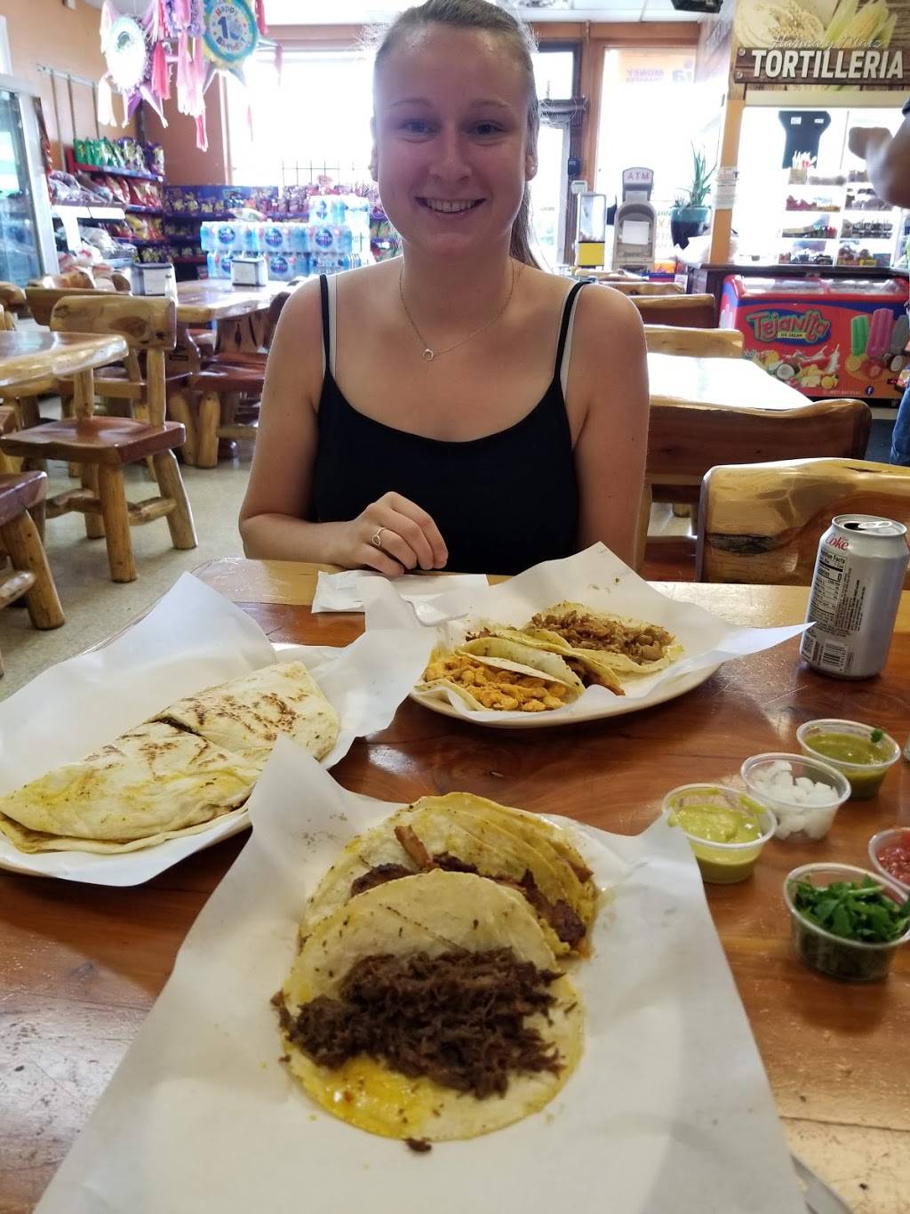 Carniceria y Tortilleria San Antonio | restaurant | 830 Kansas Ave, Kansas City, KS 66105, USA | 9132816433 OR +1 913-281-6433