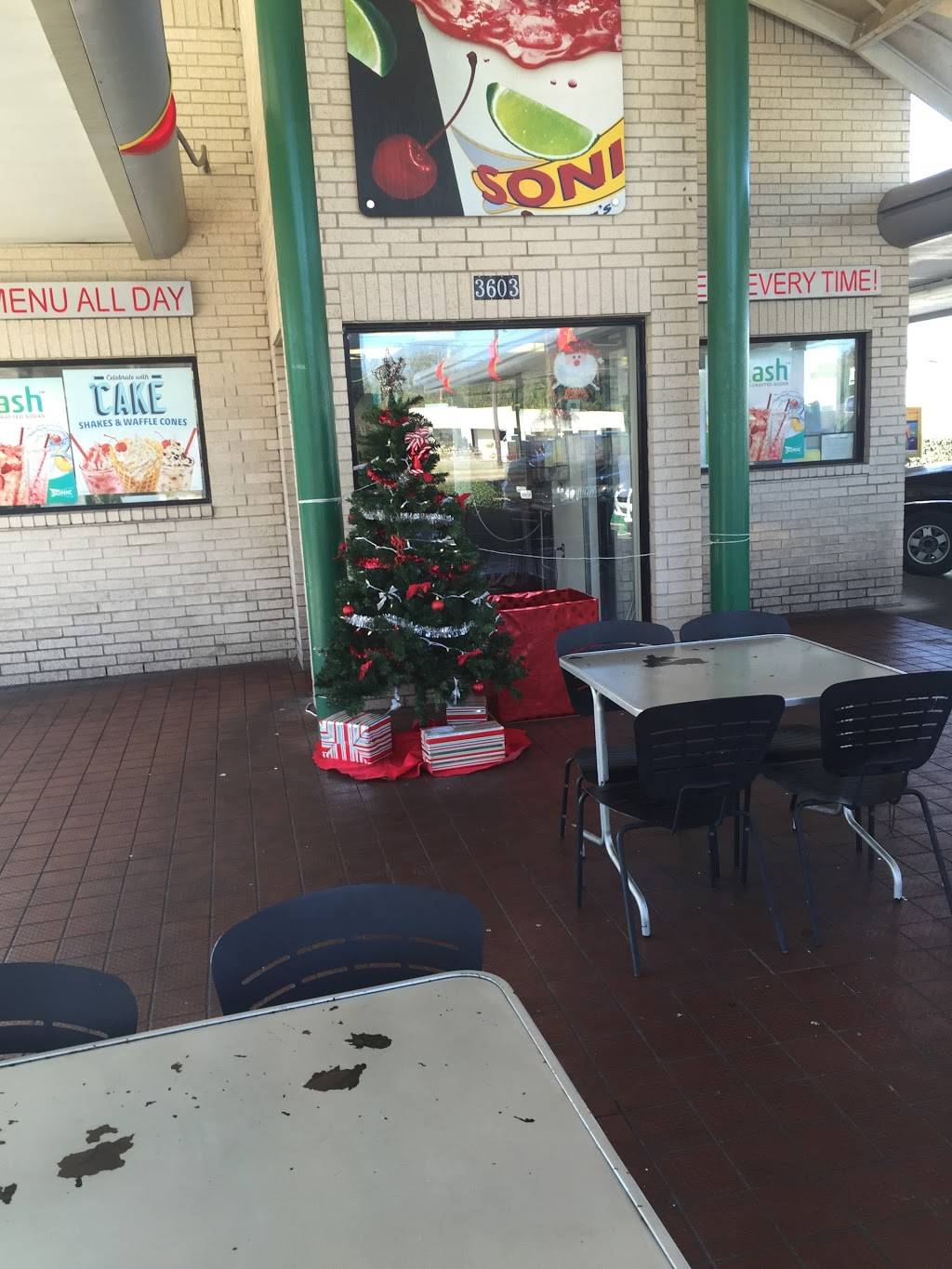 Sonic Drive-In | restaurant | 3603 N John Stockbauer Dr, Victoria, TX 77904, USA | 3615800296 OR +1 361-580-0296