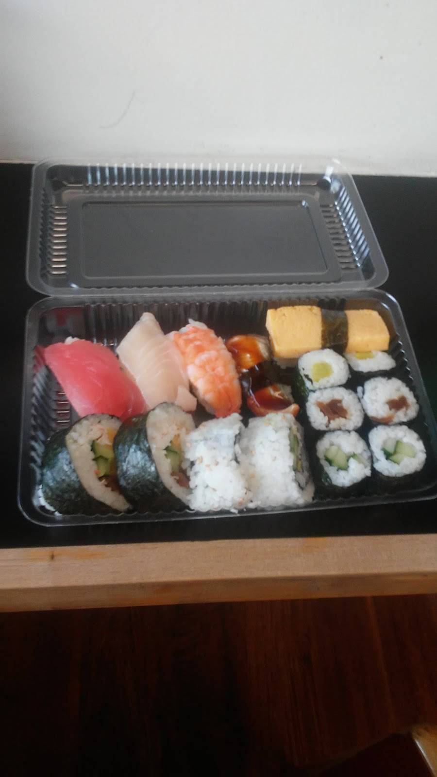 Aloha Sushi | restaurant | 1982, 3131 N Nimitz Hwy #105, Honolulu, HI 96819, USA | 8088338884 OR +1 808-833-8884