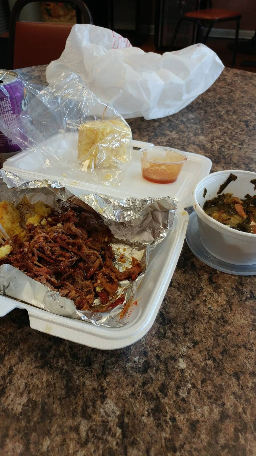 B & K Smoke House | restaurant | 1114 E Main St, Columbus, OH 43205, USA | 6142527017 OR +1 614-252-7017