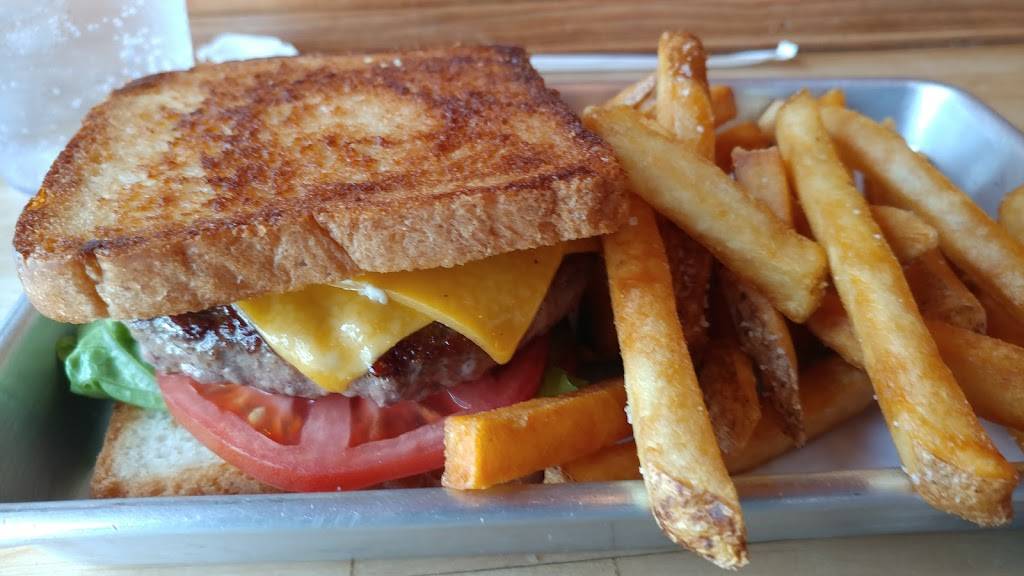 Burgers, Shakes & Fries | restaurant | 302 Delavan Ave, Greenwich, CT 06830, USA | 2035317433 OR +1 203-531-7433