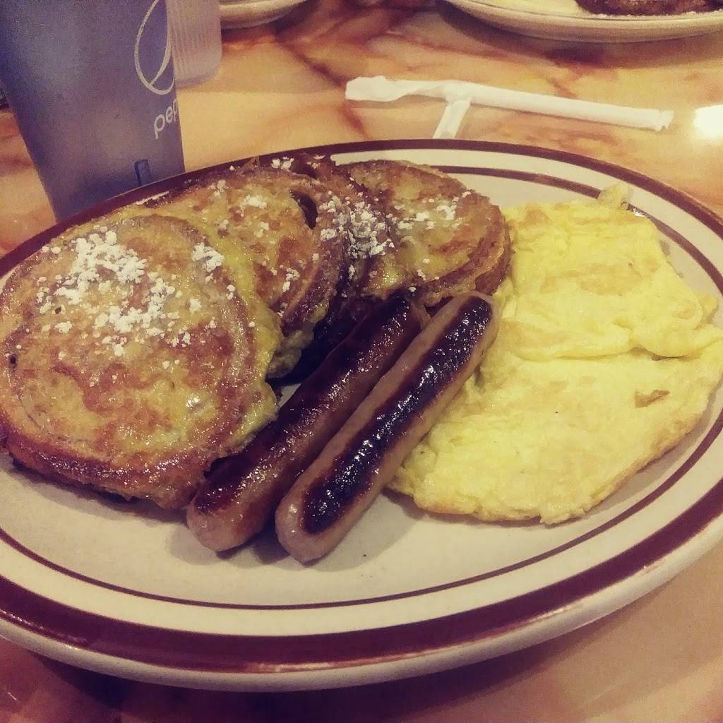 Town & Country Restaurant | restaurant | 17 N Ayer St, Harvard, IL 60033, USA | 8159436606 OR +1 815-943-6606