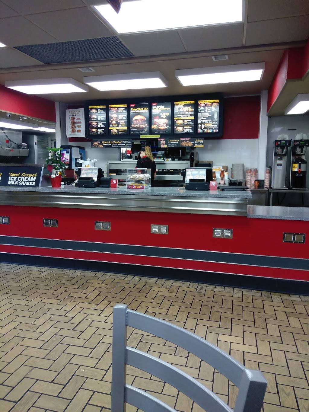 Hardees | restaurant | 1235 S Green Bay Rd, Mt Pleasant, WI 53406, USA | 2626340535 OR +1 262-634-0535