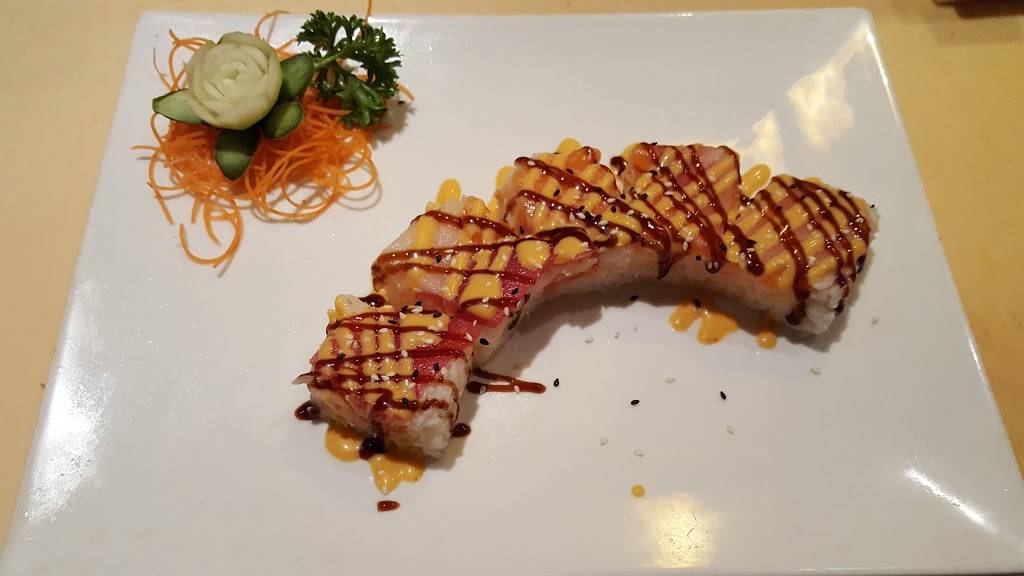 Happy Family Chinese Food And Sushi Bar | restaurant | 103 W Courthouse Square, Cumming, GA 30040, USA | 4706957233 OR +1 470-695-7233