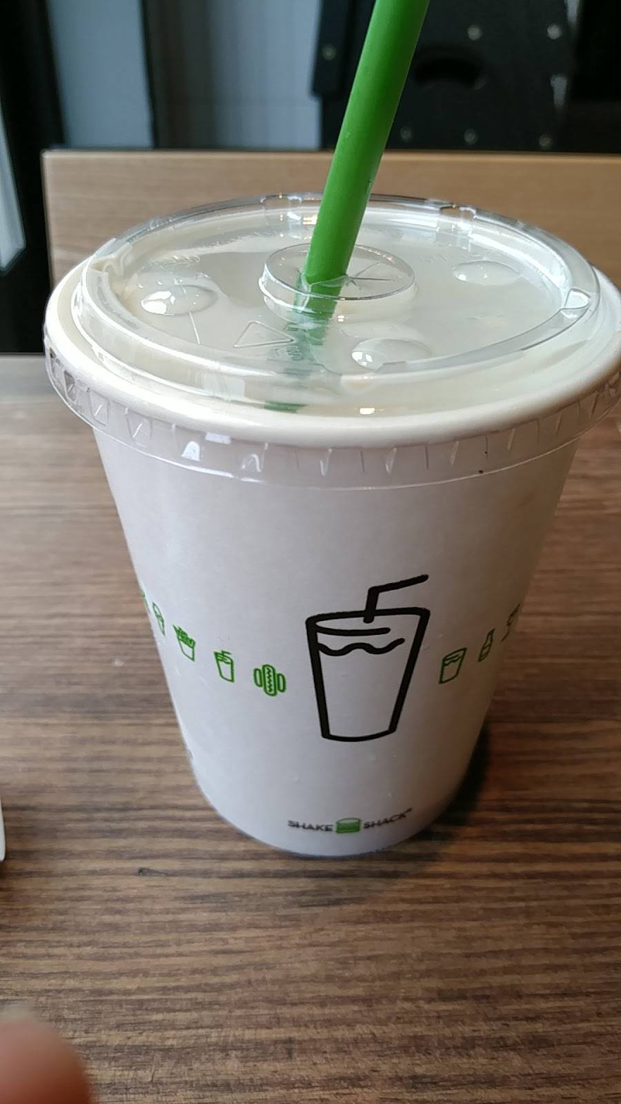 Shake Shack | restaurant | 106 Arsenal Yards Blvd, Watertown, MA 02472, USA | 6175054716 OR +1 617-505-4716