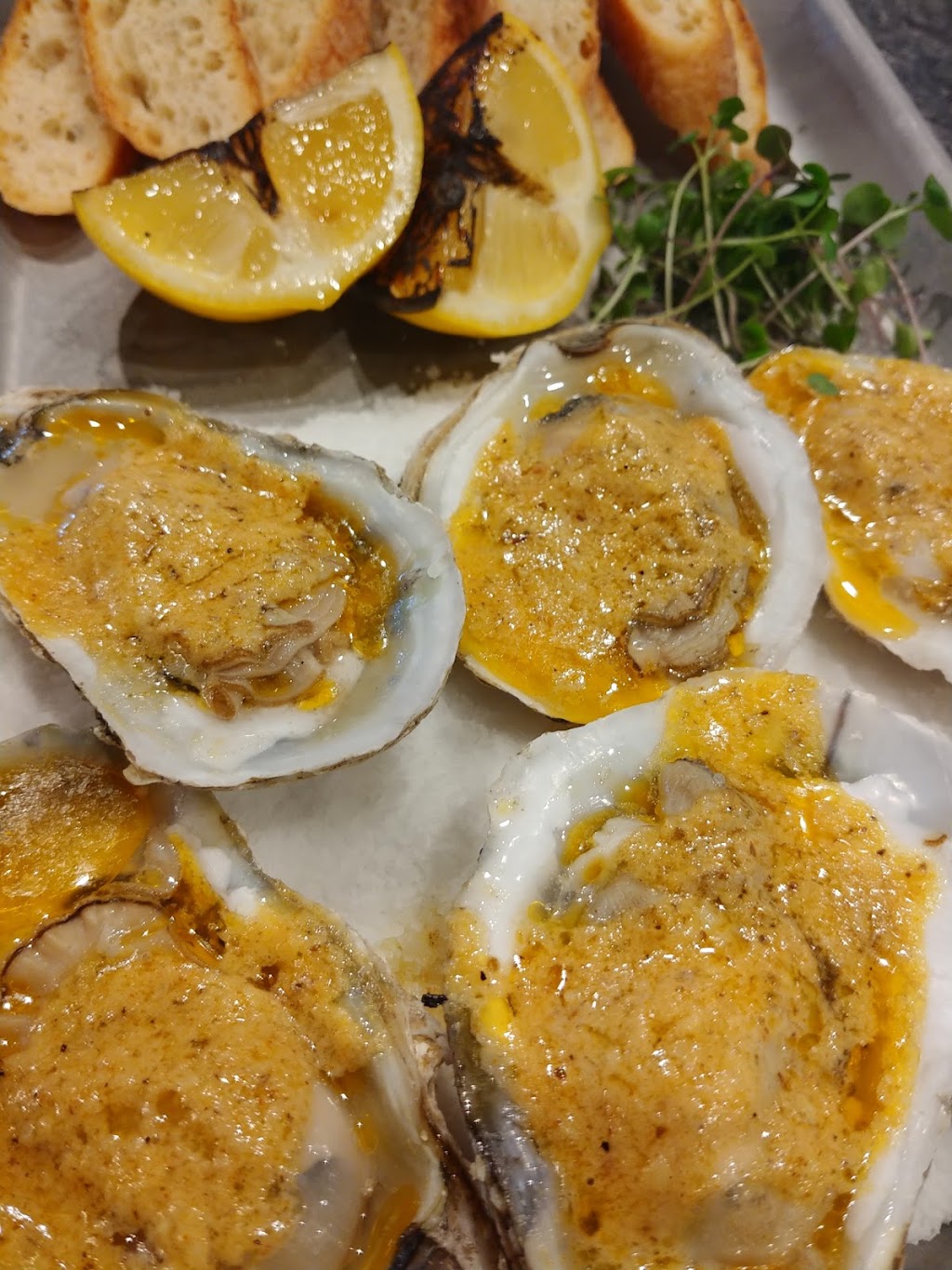 The Phoenix Kitchen & Cocktails | restaurant | 15905 S Bell Rd, Homer Glen, IL 60491, USA | 7084009971 OR +1 708-400-9971