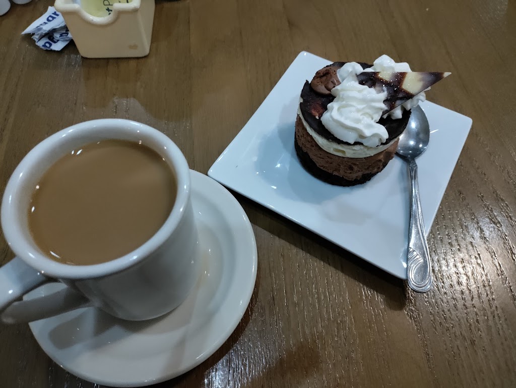 McAloons Restaurant | restaurant | 596 Corn Neck Rd, New Shoreham, RI 02807, USA | 4014662928 OR +1 401-466-2928