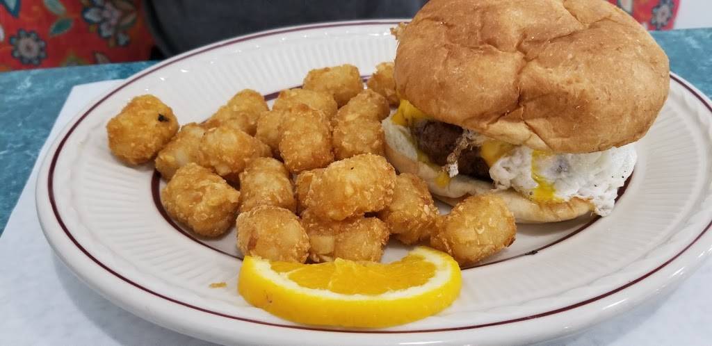 Trishs Red Bird Cafe | restaurant | 696 Walnut St, Dayton, IN 47941, USA | 7652966964 OR +1 765-296-6964