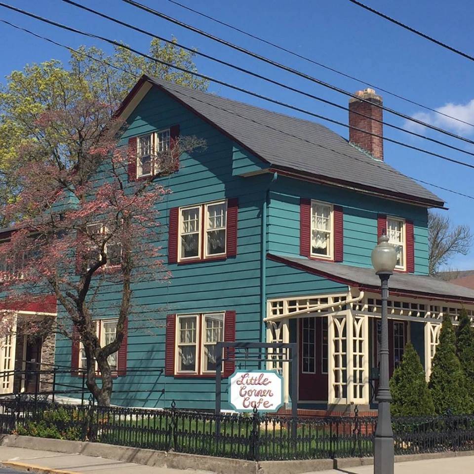 Little Corner Cafe | restaurant | 136 S 1st St, Bangor, PA 18013, USA | 6104529170 OR +1 610-452-9170