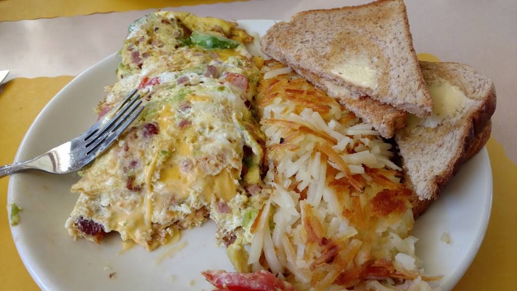 Omicron Family Restaurant | restaurant | 1505 S Main St, West Bend, WI 53095, USA | 2623350777 OR +1 262-335-0777