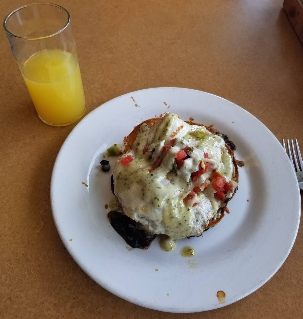 Angies Grom | restaurant | 204 3rd Ave S, Jacksonville Beach, FL 32250, USA | 9042413663 OR +1 904-241-3663