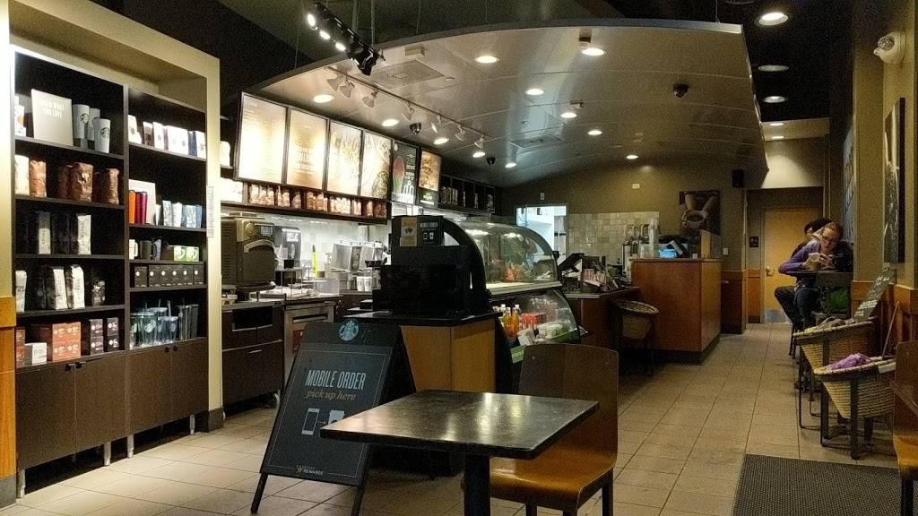Starbucks | cafe | 711 Lake St, Oak Park, IL 60301, USA | 7086609357 OR +1 708-660-9357