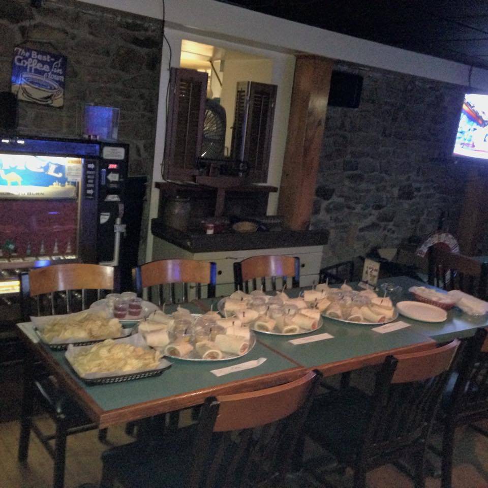 Trum Tavern, Inc | restaurant | 1 E Broad St, Trumbauersville, PA 18970, USA | 2155382445 OR +1 215-538-2445