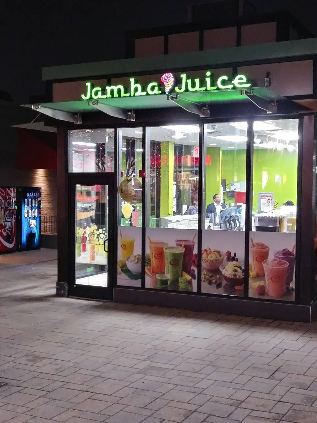 Jamba Juice Cross County Mall | restaurant | 1080 Mall Walk, Yonkers, NY 10704, USA | 9144233279 OR +1 914-423-3279