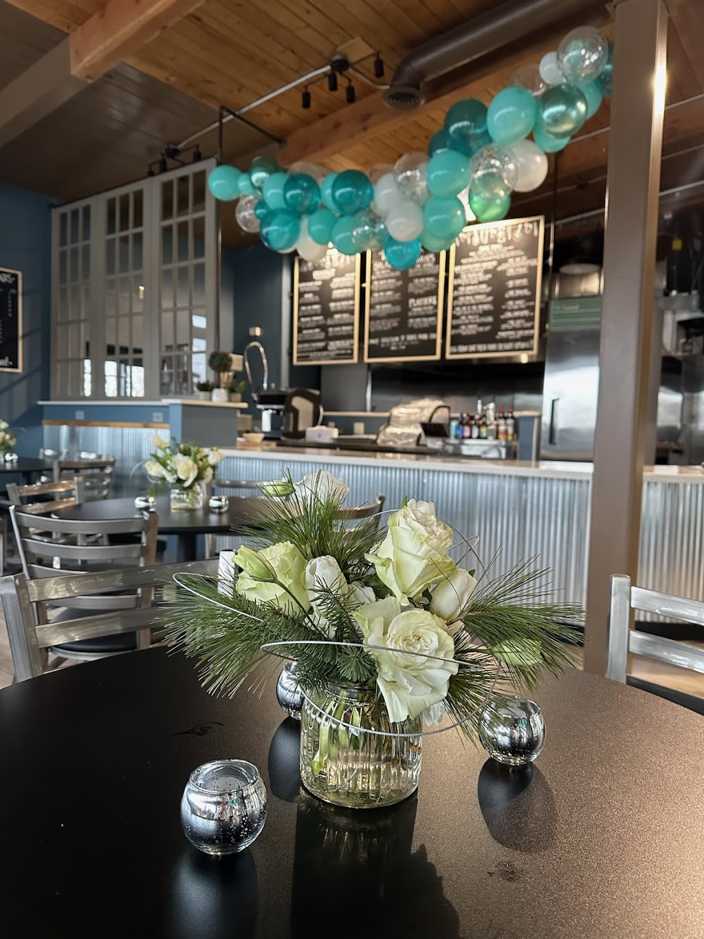 Devour WI | restaurant | 1611 Eastern Ave, Plymouth, WI 53073, USA | 9204001241 OR +1 920-400-1241