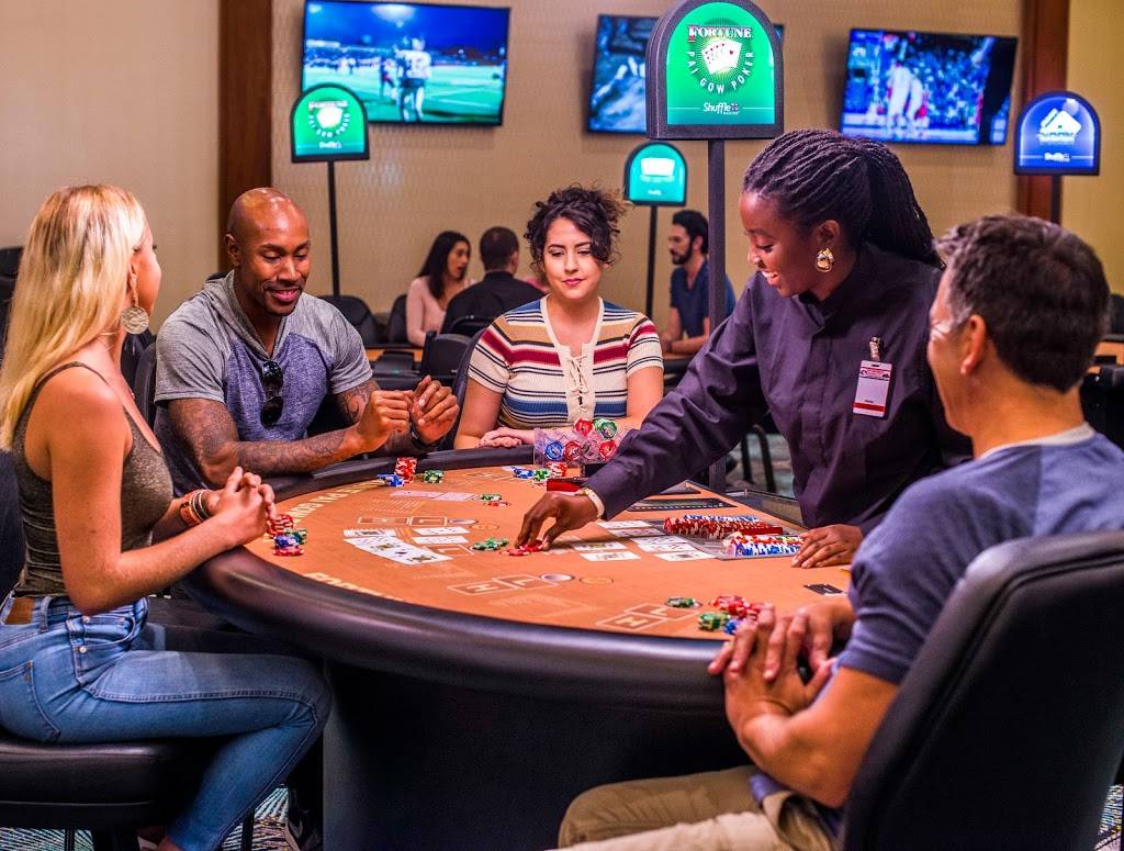 Orange City Racing and Card Club | restaurant | 822-4 Saxon Blvd, Orange City, FL 32763, USA | 3862526484 OR +1 386-252-6484