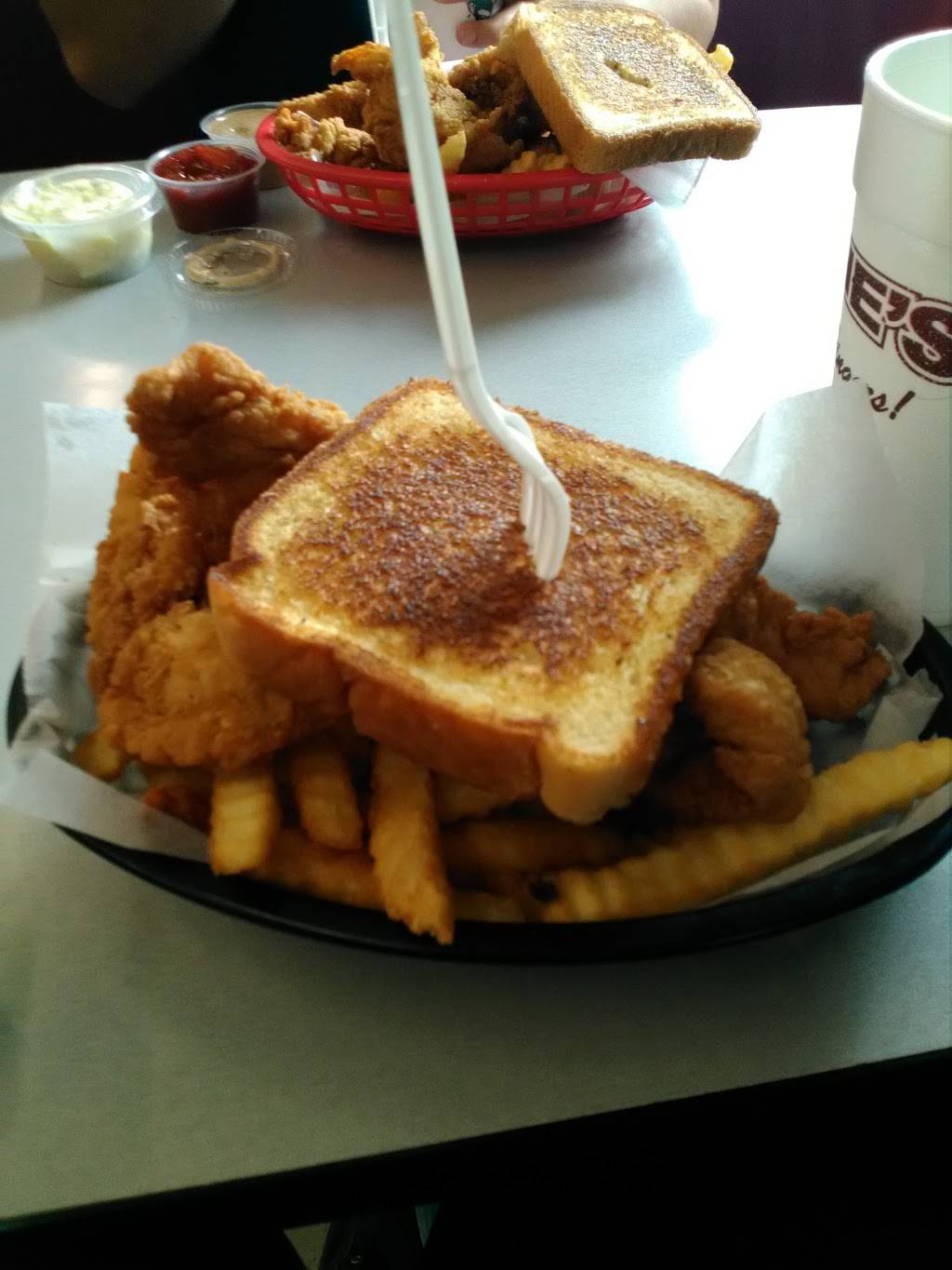 Laynes Chicken Fingers | restaurant | 1301 Wellborn Rd, College Station, TX 77840, USA | 9796966933 OR +1 979-696-6933