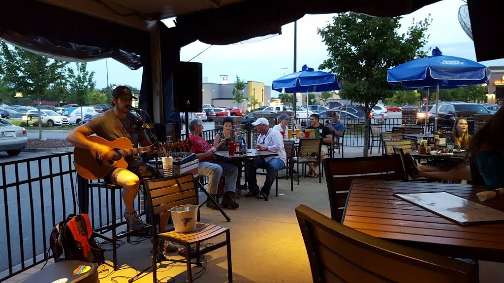 B&D Burgers | restaurant | 238 Pooler Pkwy #G, Pooler, GA 31322, USA | 9129885400 OR +1 912-988-5400