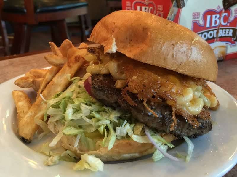 Up the Hill Grill | restaurant | 1270 Main St, Ramona, CA 92065, USA | 7604409365 OR +1 760-440-9365