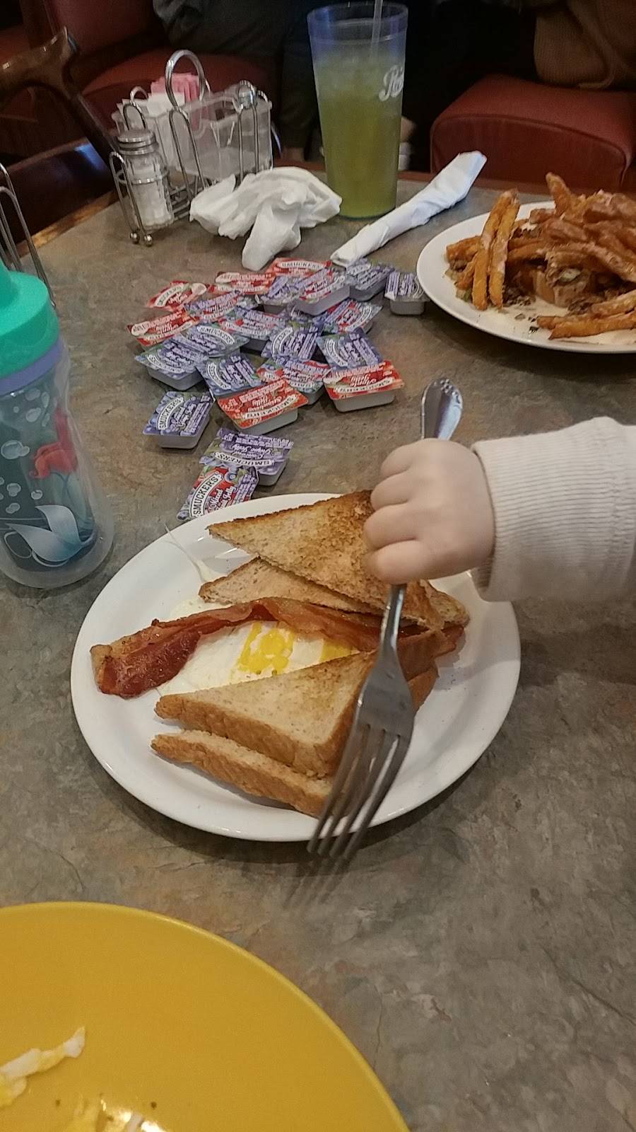 Sgt. Peppers Cafe | cafe | 218 N Main St, Edwardsville, IL 62025, USA | 6186921345 OR +1 618-692-1345