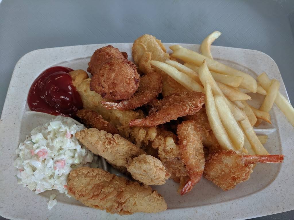 Captain Ds | restaurant | 2032 Montreal Rd, Tucker, GA 30084, USA | 7709383337 OR +1 770-938-3337