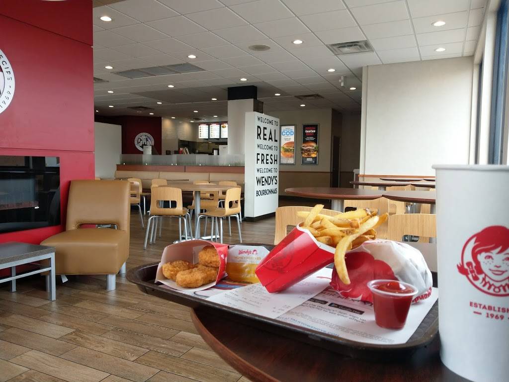 Wendys | restaurant | 599 William R Latham Senior Dr, Bourbonnais, IL 60914, USA | 8159326681 OR +1 815-932-6681