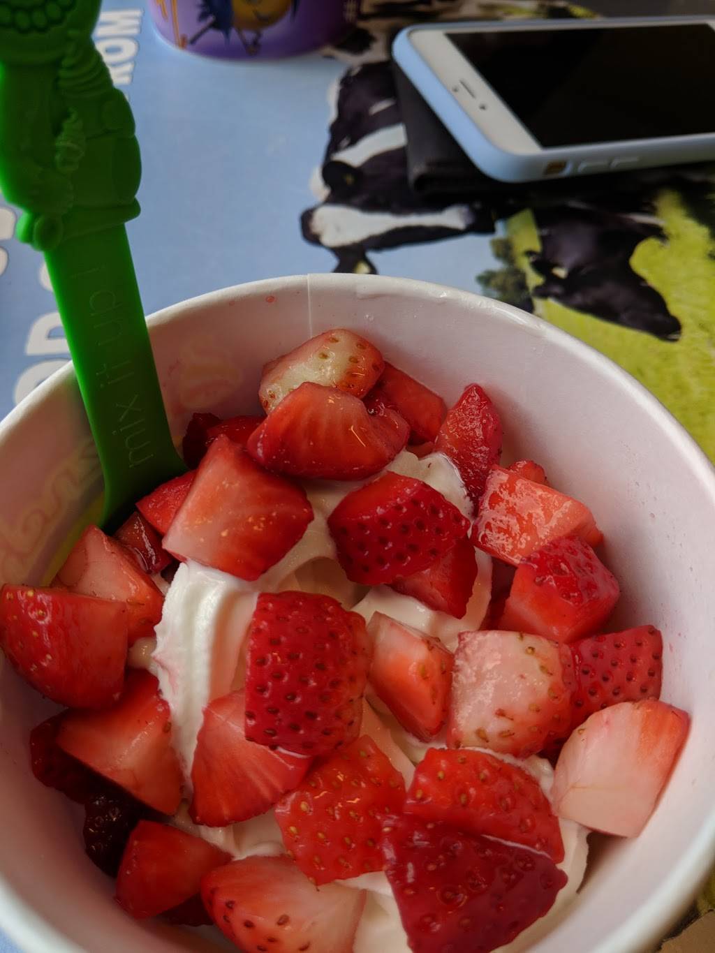 Menchies Frozen Yogurt | bakery | 4100 N Alafaya Trail Ste 109, Orlando, FL 32826, USA | 4076584817 OR +1 407-658-4817