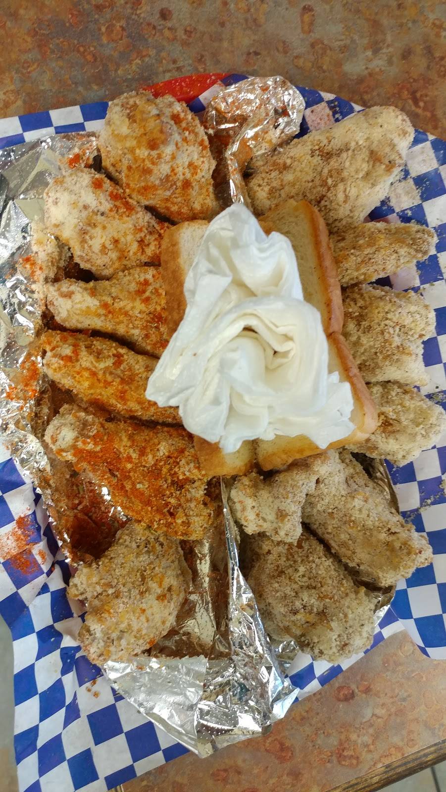 Waynes Wings | restaurant | 4453 Walzem Rd, San Antonio, TX 78218, USA | 2103003891 OR +1 210-300-3891