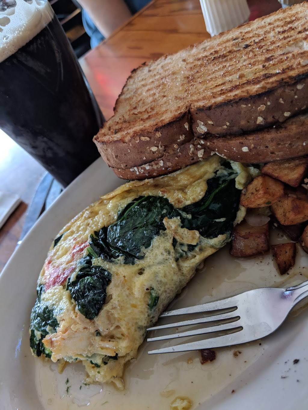 Samuels Bar & Grill | restaurant | 1160 Forest Ave, Portland, ME 04103, USA | 2077976924 OR +1 207-797-6924