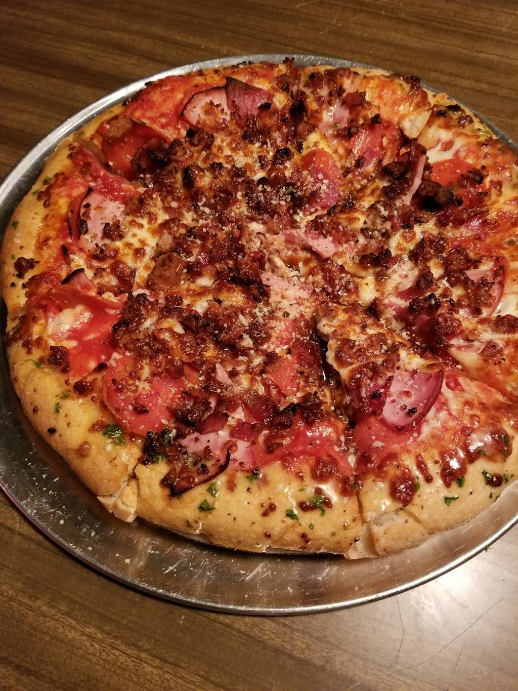 Hounddogs 3 Degree Pizza | restaurant | 2657 N High St, Columbus, OH 43202, USA | 6142614686 OR +1 614-261-4686