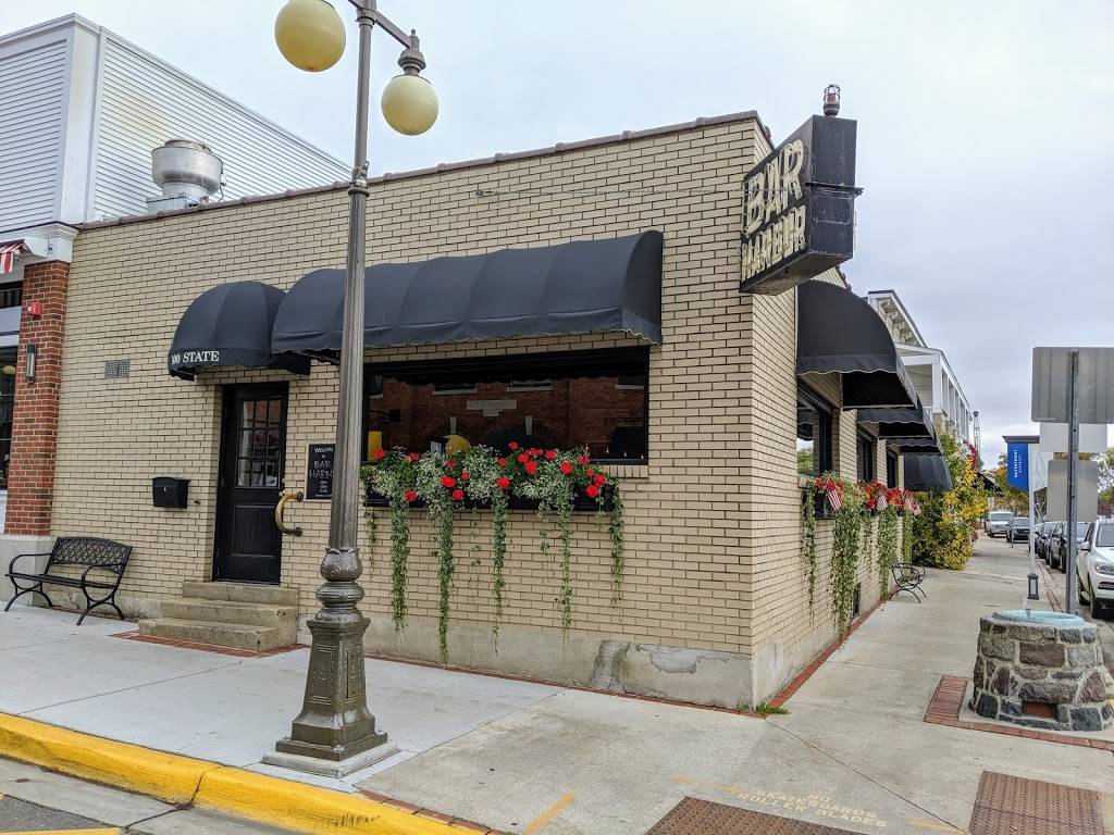 Bar Harbor | restaurant | 100 State St, Harbor Springs, MI 49740, USA | 2315262671 OR +1 231-526-2671