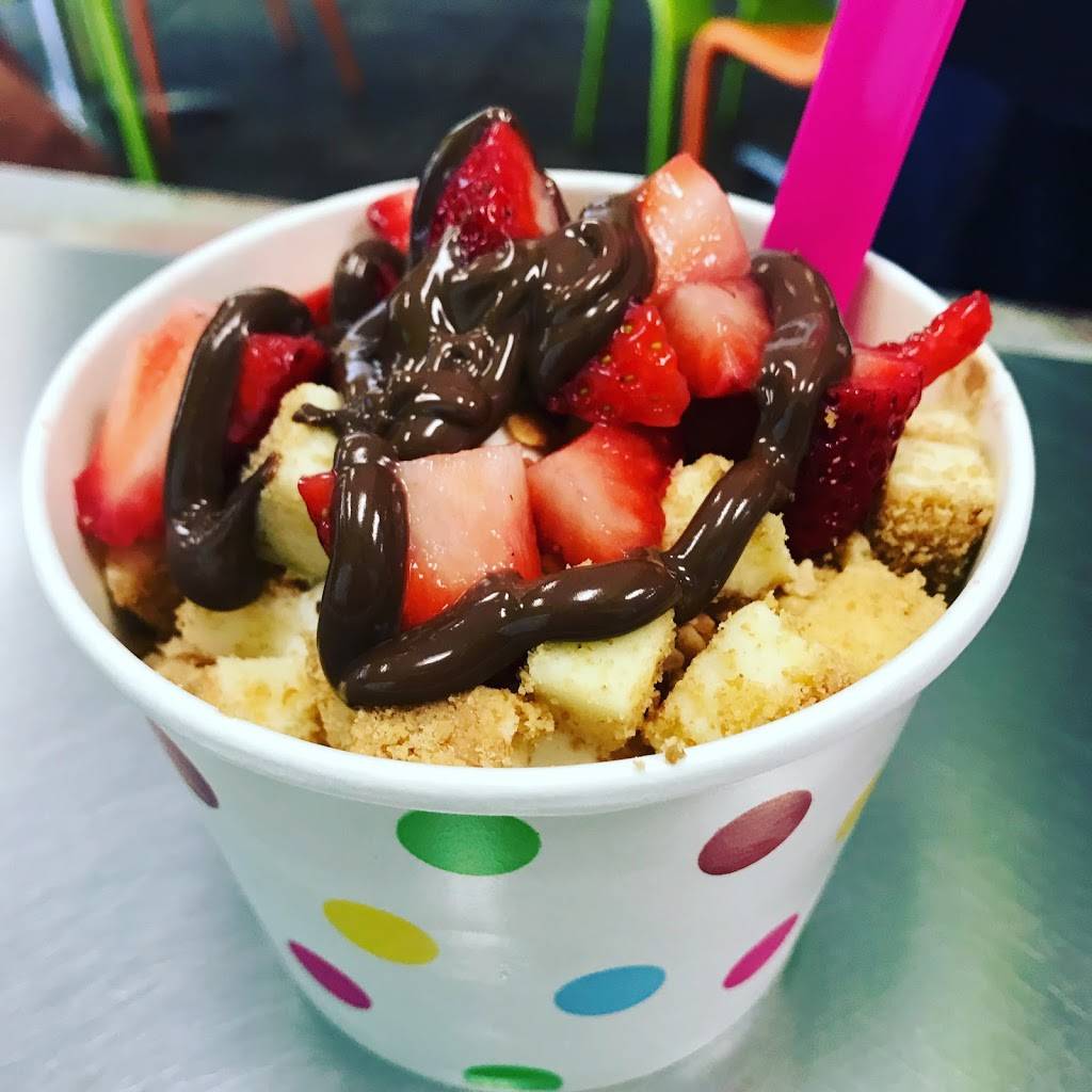BerryVille Frozen Yogurt | cafe | 131 N Woodland Blvd, DeLand, FL 32720, USA | 3862790141 OR +1 386-279-0141