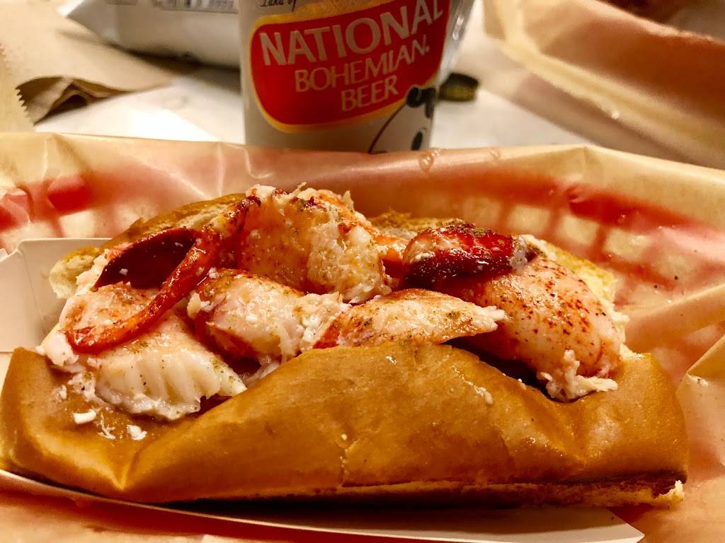 Lukes Lobster Bethesda | meal takeaway | 7129 Bethesda Ln, Bethesda, MD 20814, USA | 3017181005 OR +1 301-718-1005