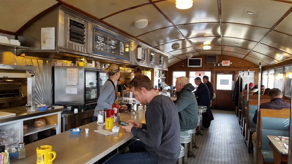 Miss Portland Diner | restaurant | 140 Marginal Way, Portland, ME 04101, USA | 2072106673 OR +1 207-210-6673