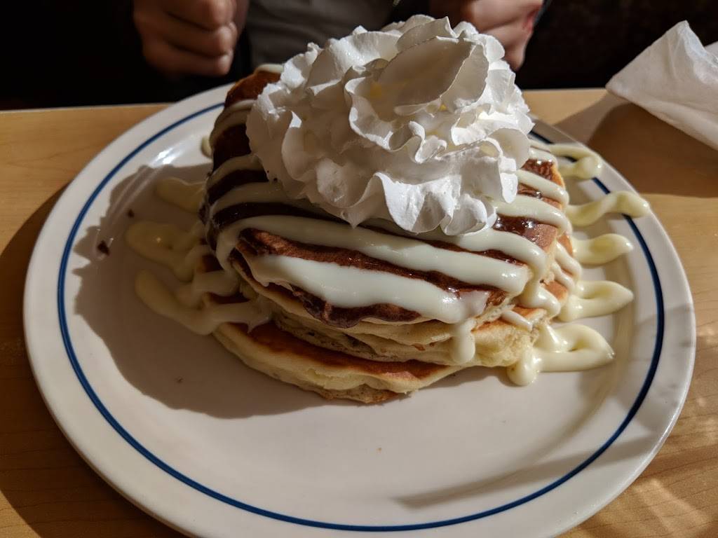 IHOP | restaurant | 2525 Iron Point Rd, Folsom, CA 95630, USA | 9168176580 OR +1 916-817-6580