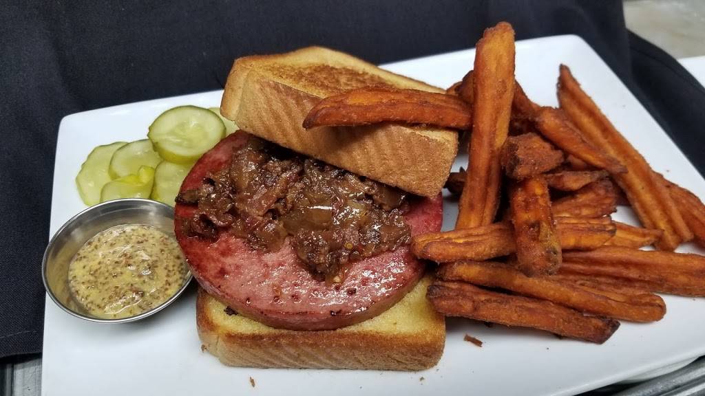 Sparkies Kitchen & Bar | restaurant | 2868 E Highland Rd, Highland Charter Twp, MI 48356, USA | 2488872610 OR +1 248-887-2610